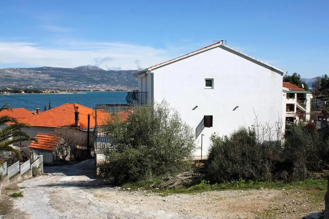 Apartments By The Sea Mastrinka, Ciovo - 4836 location